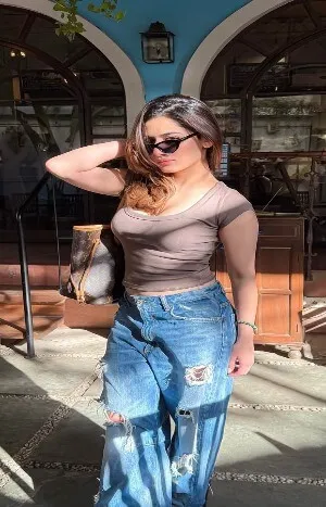 VIP call girl in Vasant Vihar